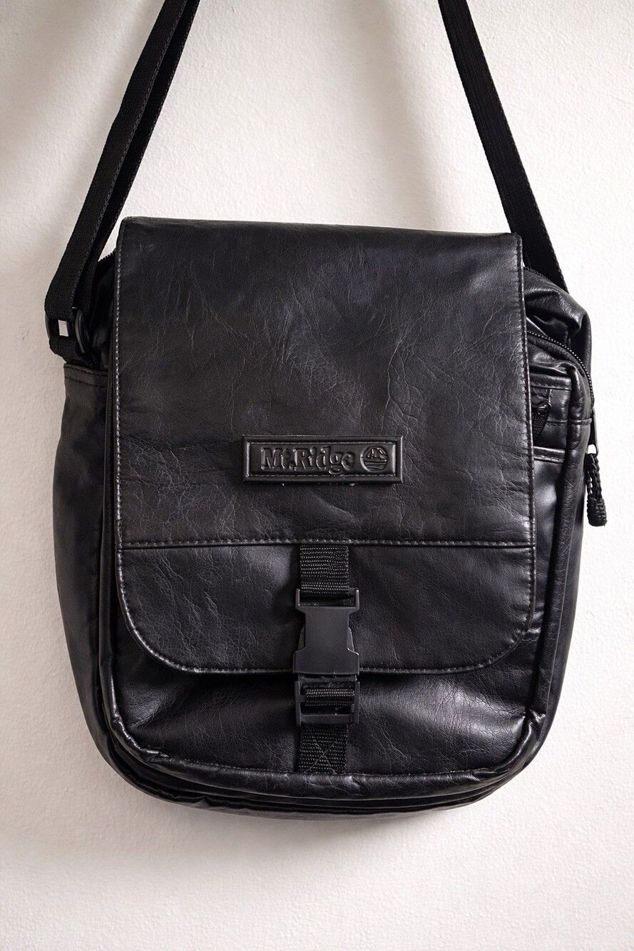 Black Fashion Mt. Ridge faux leather Crossbody Shoulder Vtg 8” X 10” X 4